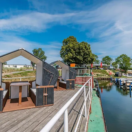 Apartment Waterfront